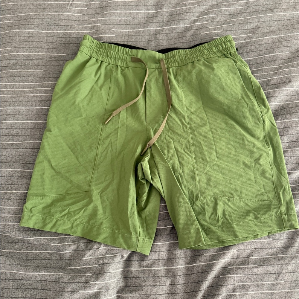 Lululemon Athletica Bowline 8” Ripstop Casual Shorts